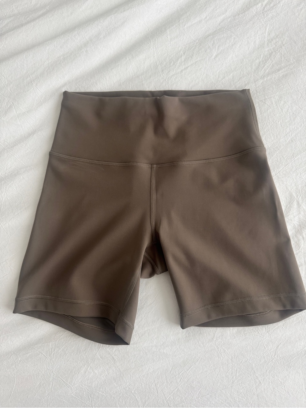 Lululemon Wunder Train 6” Short